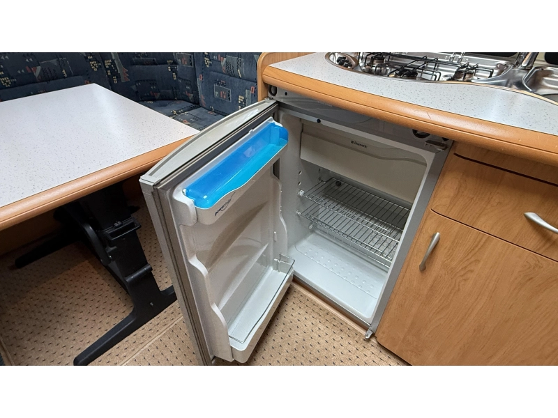 Hobby Excellent Easy 460 UFE frans bed rondzit toilet  foto: 5