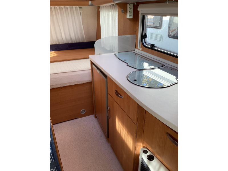 Knaus Sport 420 QD mover/ voortent  foto: 8