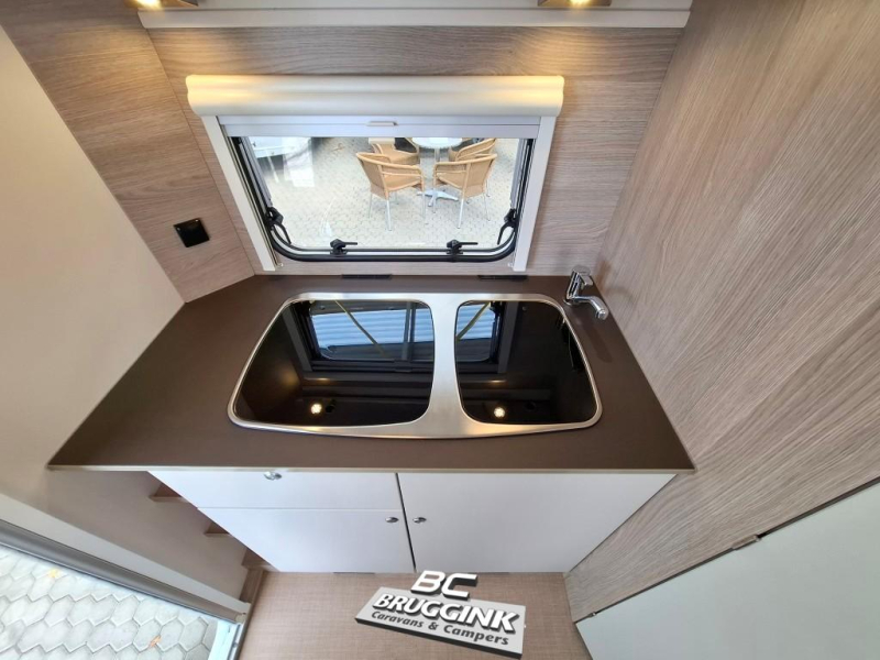 Bürstner Premio Life 425 TS Dwars Bed MOVER LUIFEL  foto: 4