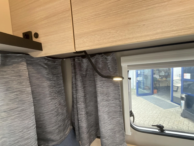 Weinsberg CaraLife 470 EU AIRCO-ENKELE BEDDEN  foto: 14