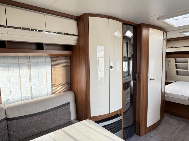 Hobby Excellent 540 UFF -rondzit-queensbed  foto: 4
