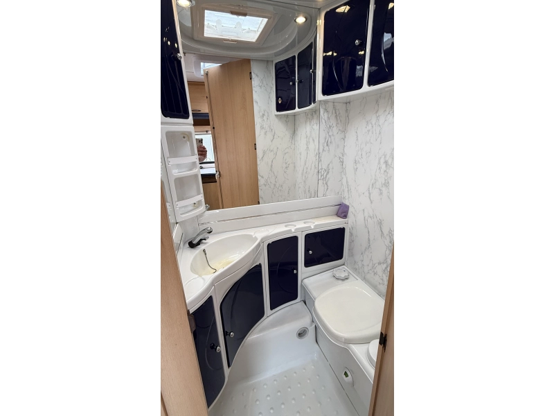 TEC Tour Rubin 450 K standaard zit bed toilet  foto: 5