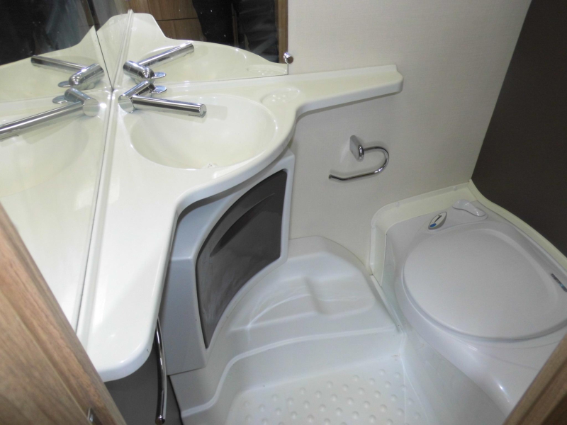 Caravelair Antares 440 Voortent, instapbeugel  foto: 5