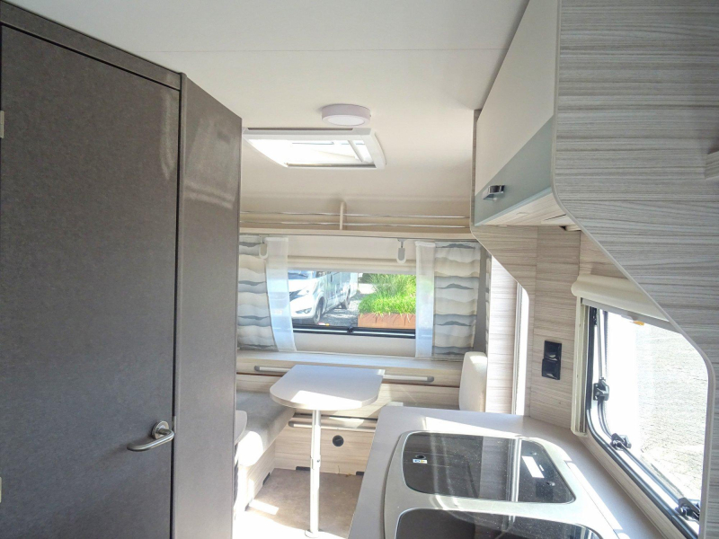 Dethleffs C'Joy 460 LE zeer nette caravan  foto: 3