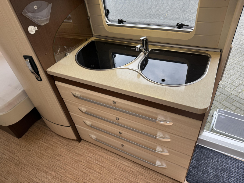 Hobby Prestige 495 UL 2 BEDDEN MOVER VOORTENT  foto: 7