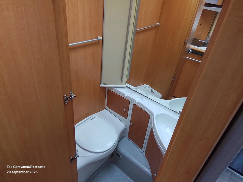 LMC Sunny 490 K1 Aparte bedden  foto: 6