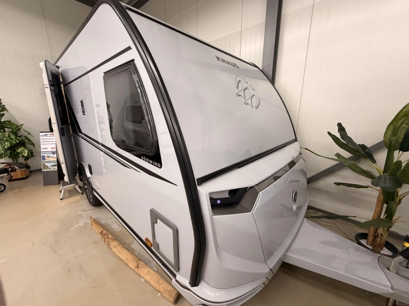 Knaus Sudwind Black Selection 450 FU +1700KG+Vloerverwarming  foto: 1
