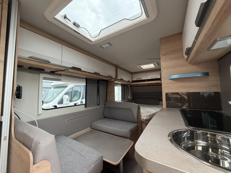Knaus Sudwind Black Selection 540 FDK stapelbed / fransbed  foto: 9