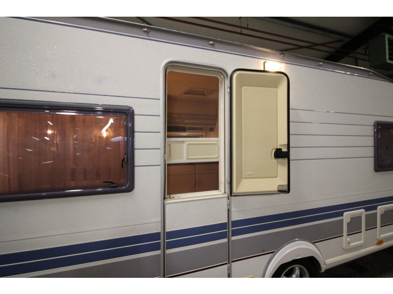 Hobby Excellent 495 UB Mover, Thule luifel, Accu  foto: 19