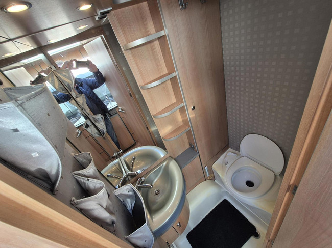 Bürstner 460 TL Enkele bedden, Airco, Mover Voortent luifel foto: 15