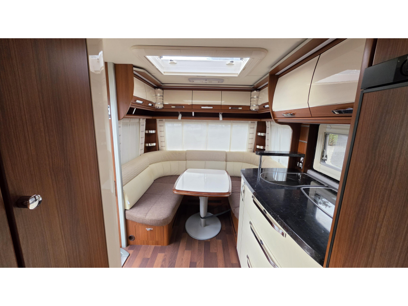 Tabbert Puccini 480 TD leveller systeem mover  foto: 8