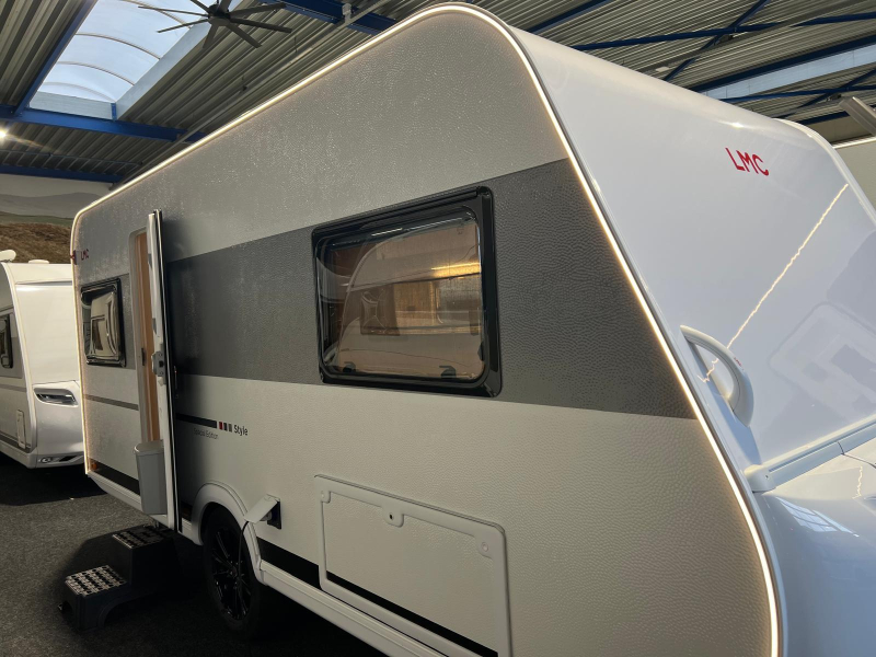 LMC Style 440 D DEMO 2027 Fransbed  foto: 16
