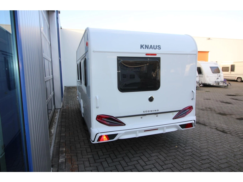 Knaus Sudwind Black Selection 420 QD Dwarsbed & Hoge koelkast! 