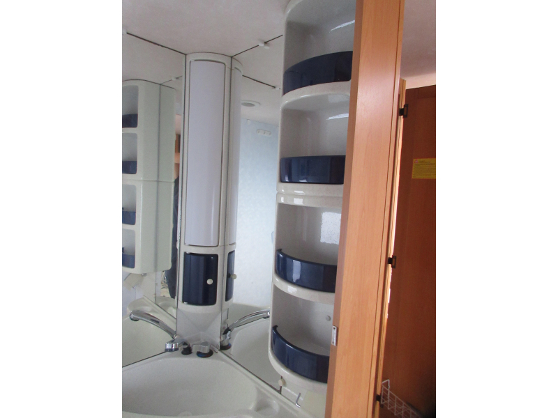 Adria Unica B 502 UK 5 PEROONS MET STAPELBED  foto: 13