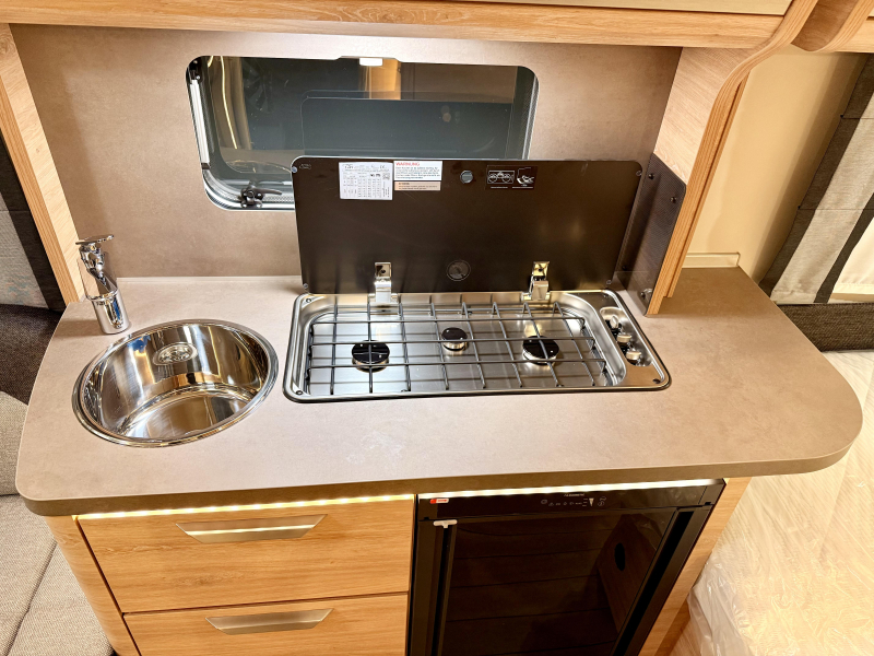 Knaus Sudwind Black Selection 450 FU model 2027  foto: 18
