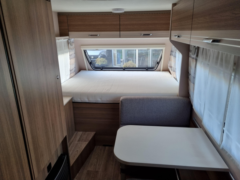 Dethleffs C'Joy 420 QSH - Thule Cassette Luifel -  foto: 2