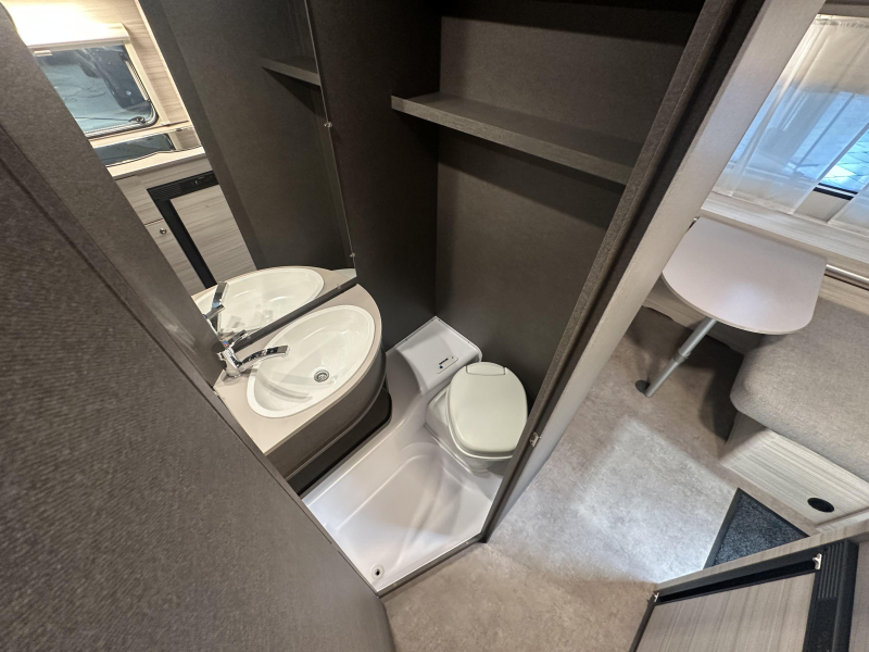 Dethleffs C'Joy 460 LE voortent | ex-verhuur  foto: 13