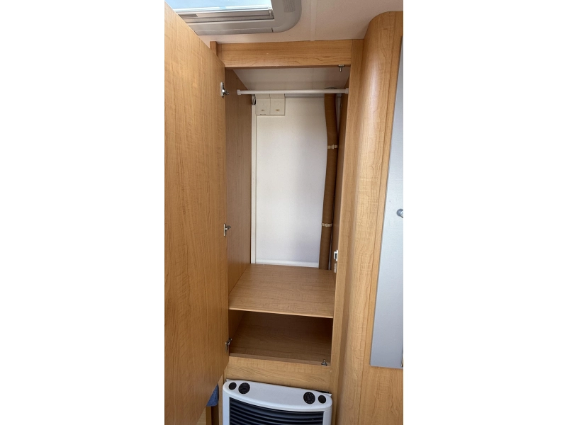 Knaus Sudwind 500 EU enkele bedden rondzit 
