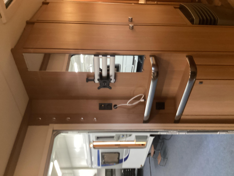 Knaus Sport 500 UF omnistor luifel  foto: 11