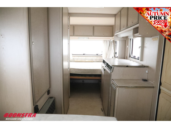 Dethleffs RB 5A Dwarsbed Middenkeuken foto: 23