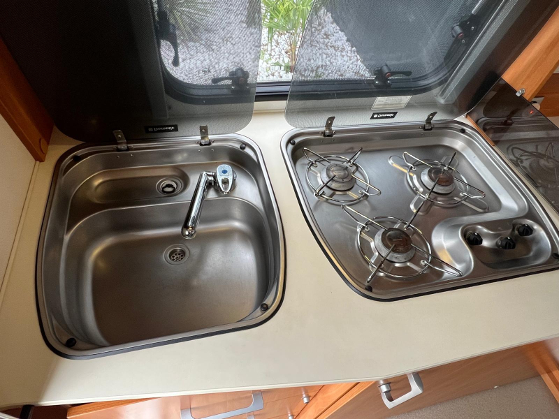 Kip Kompakt 37 EK mover, voortent, luifel  foto: 11