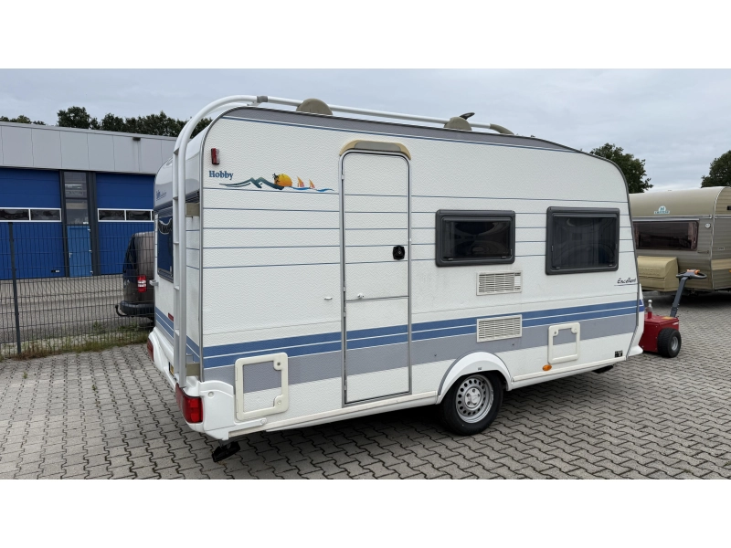 Hobby De Luxe 400 SB treinzit vast bed toilet  foto: 11