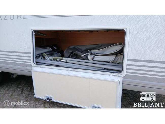 Knaus W01500 caravan.. enkelebedden/rondzit foto: 5