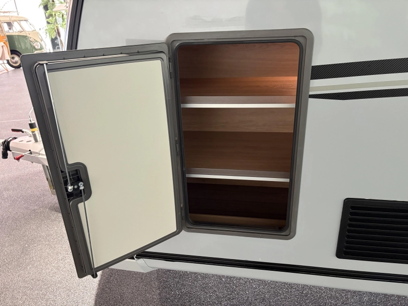 Knaus Sudwind Black Selection 500 PF kopkeuken / fransbed  foto: 15