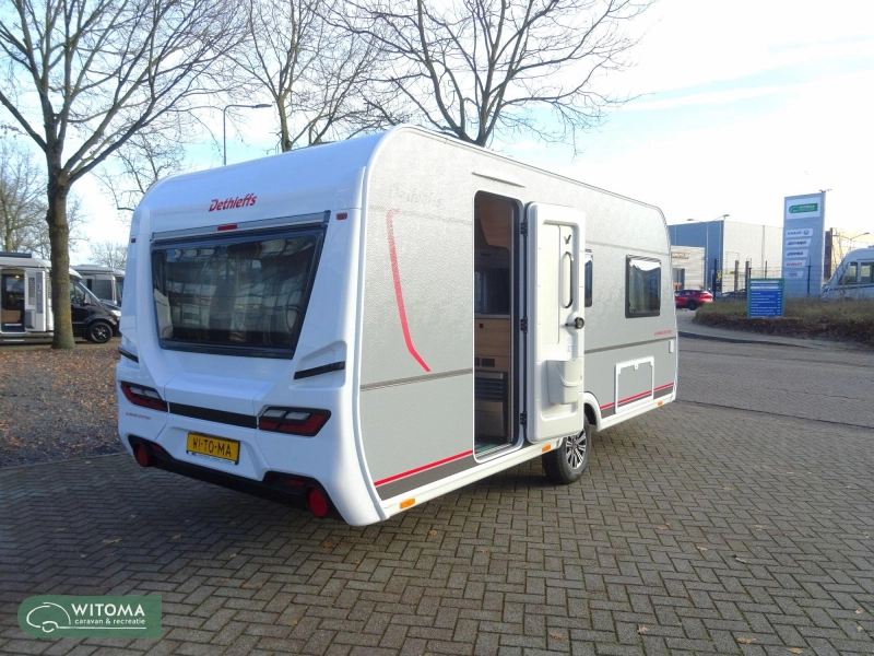Dethleffs Summer Edition 460 EL Op show lengtebedden  foto: 21