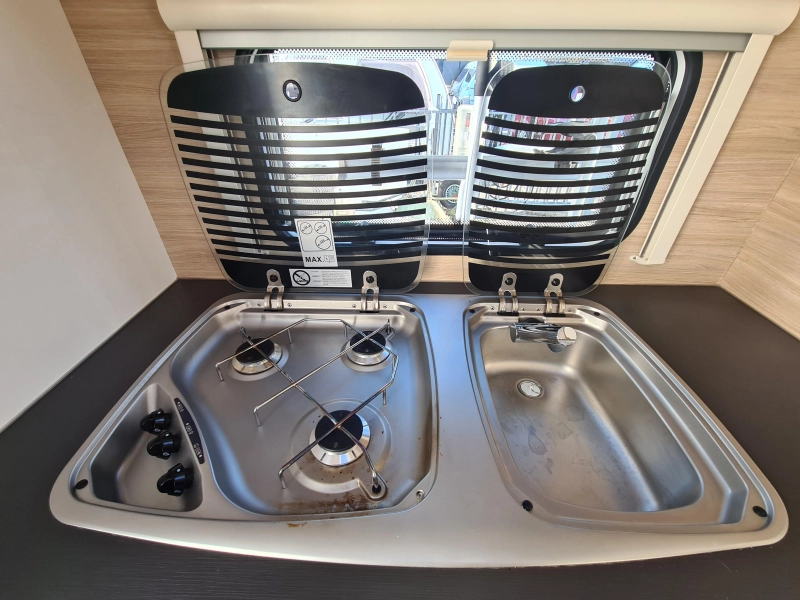 Sterckeman Easy 420 CP Voortent!  foto: 11