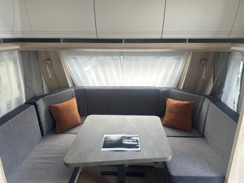Hobby De Luxe 460 LU  foto: 3