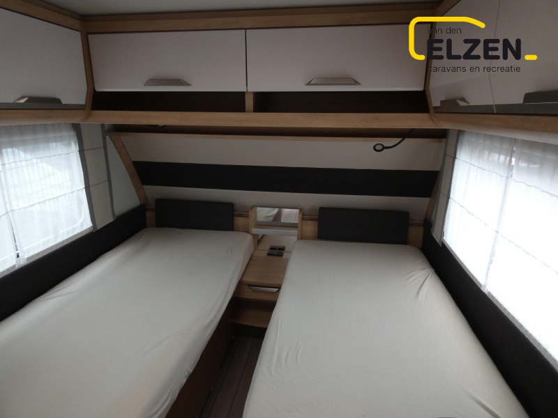 Knaus Sudwind 60 Years 500 EU mover, luifel, fietsendr.  foto: 15