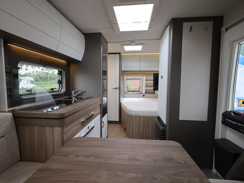Hobby Excellent Edition 460 UFE voortent en luifel 