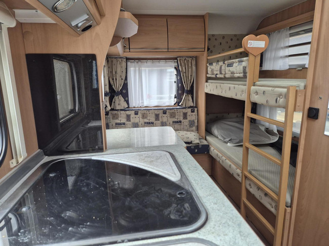Bürstner 480 TK Stapelbed, rondzit, mover + Voortent 2e eig. foto: 10