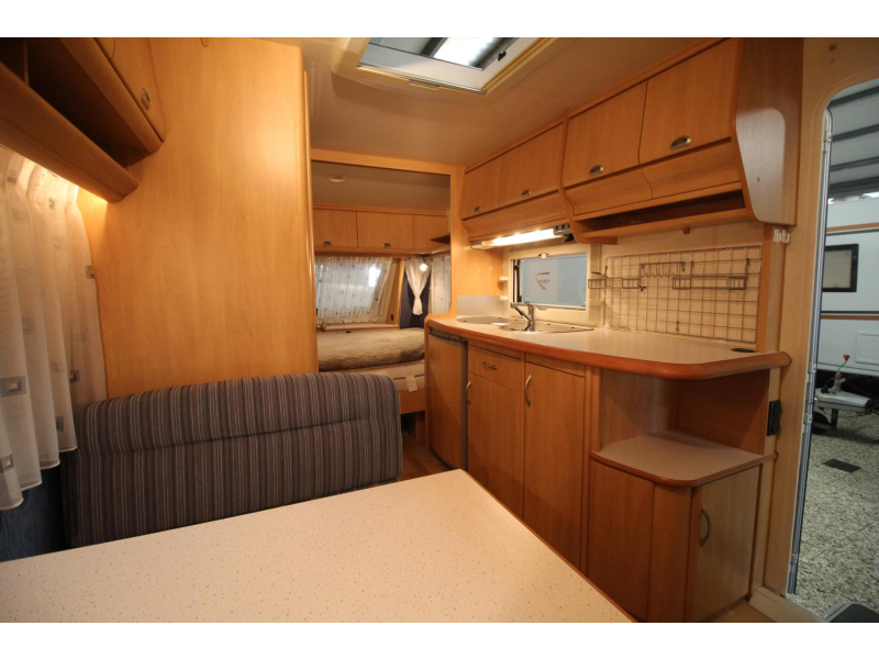 Hobby De luxe Easy 450 UB Mover, Voortent + luifel,  foto: 13