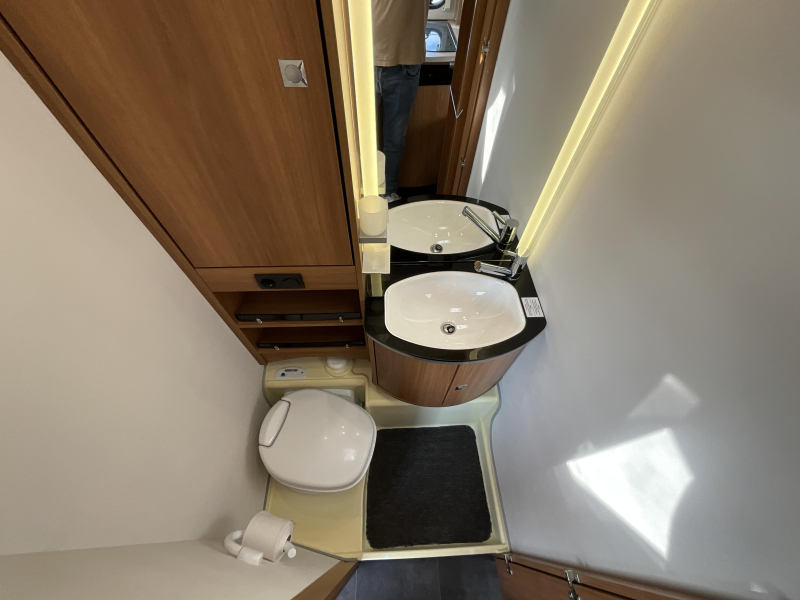 Dethleffs Nomad 470 ER ENKELE BEDDEN-NETJES  foto: 12