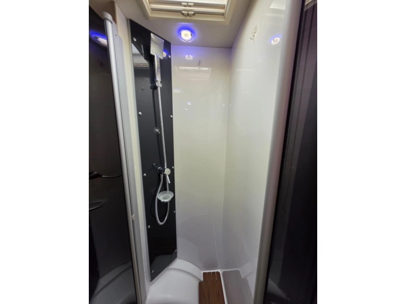 Challenger 288 EB Queensbed/Hefbed/155 pk  foto: 13