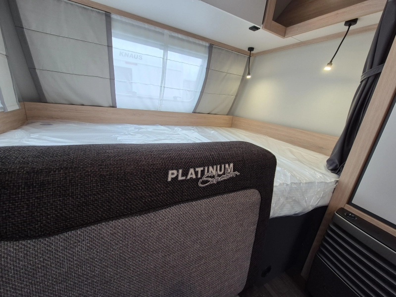 Knaus Sport Platinum 500 QDK Stapelbed en garagedeur  foto: 14