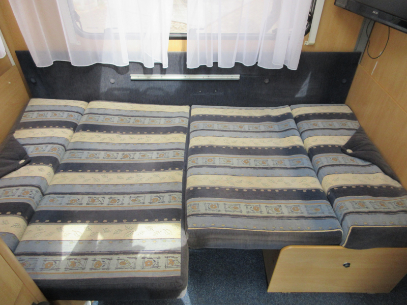 Dethleffs Camper 440 DB DWARSBED EN MOVER  foto: 7