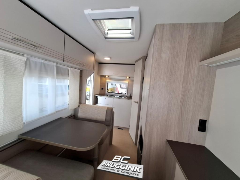 Bürstner Premio Life 425 TS Dwars Bed MOVER LUIFEL  foto: 2