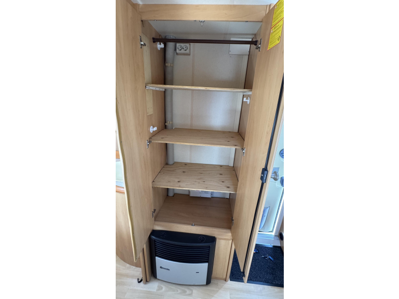 Hobby Excellent Easy 460 UFE - Voortent  foto: 13