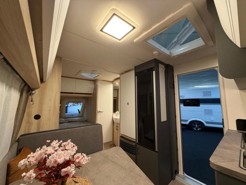 Hobby De Luxe 400 SFE ACTIEPRIJS!  foto: 4