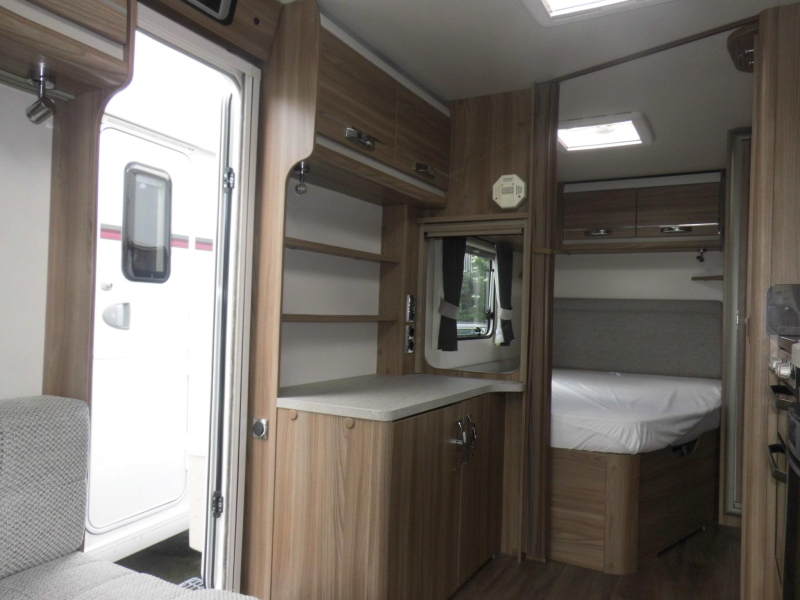 Sprite Cruzer 480 SR Mover en cassetteluifel!  foto: 7