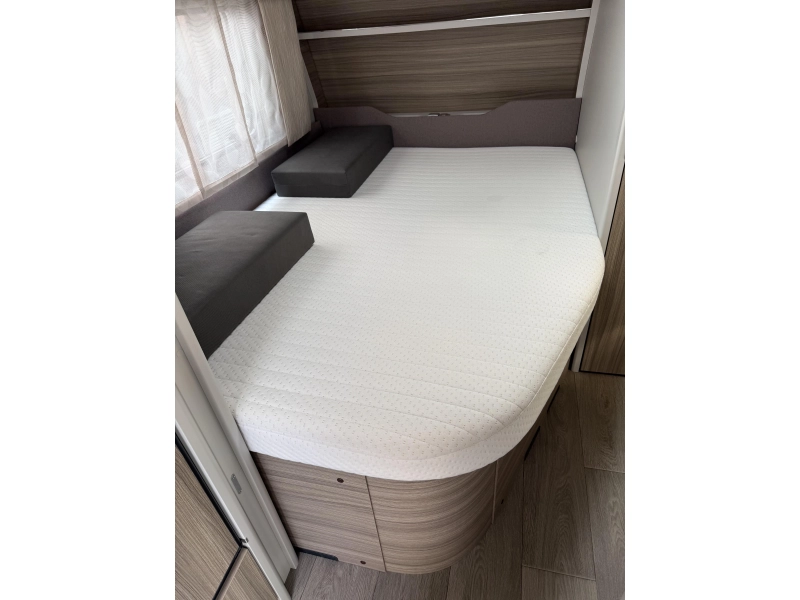 Bürstner Averso 490 TS FRANSBED RONDZIT LUIFEL  foto: 11