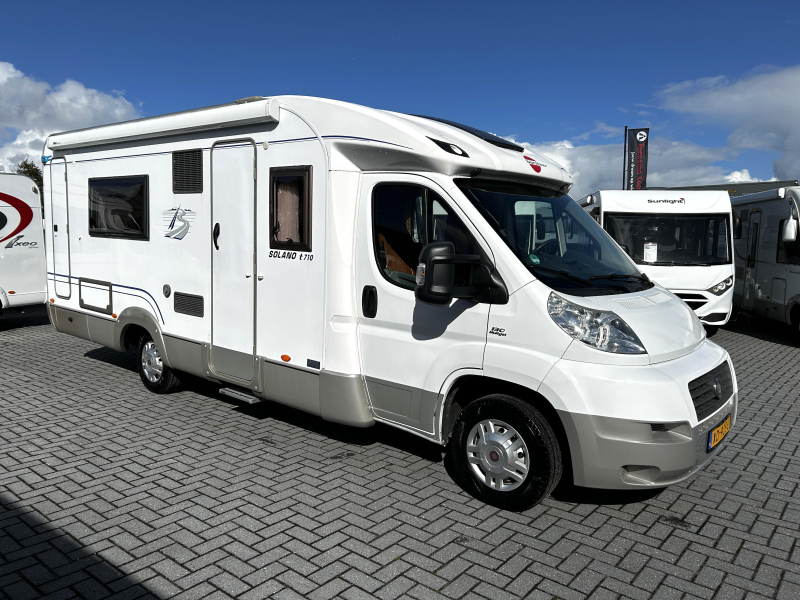 Bürstner Solano 710 T vastbed/badkamer-achterin 