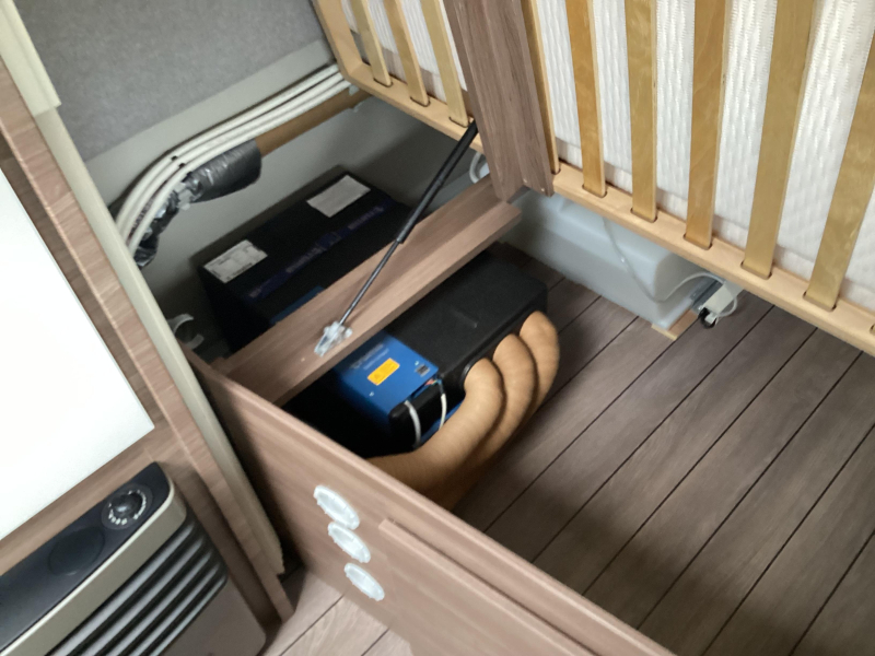 Knaus Sport Silver Selection 400 QD mover,airco,luifel  foto: 6
