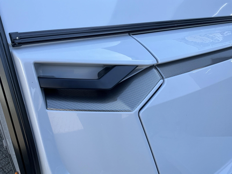 Knaus Sudwind Black Selection 460 EU ENKELE BEDDEN-DESIGN  foto: 21