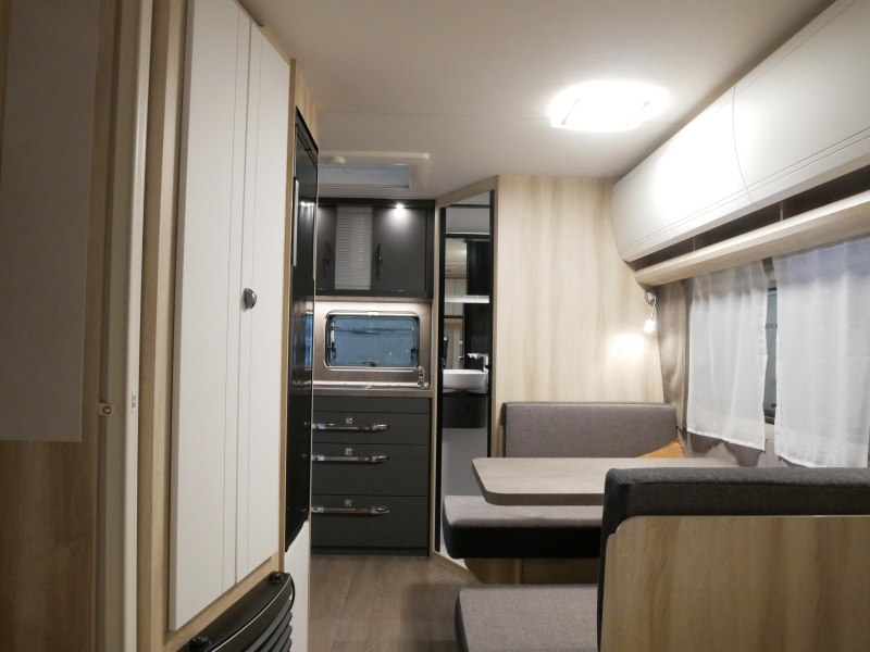 Hobby De Luxe 460 SFF Model 2027  foto: 13