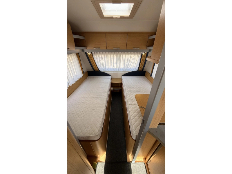 Knaus Sudwind 500 EU enkele bedden rondzit  foto: 12