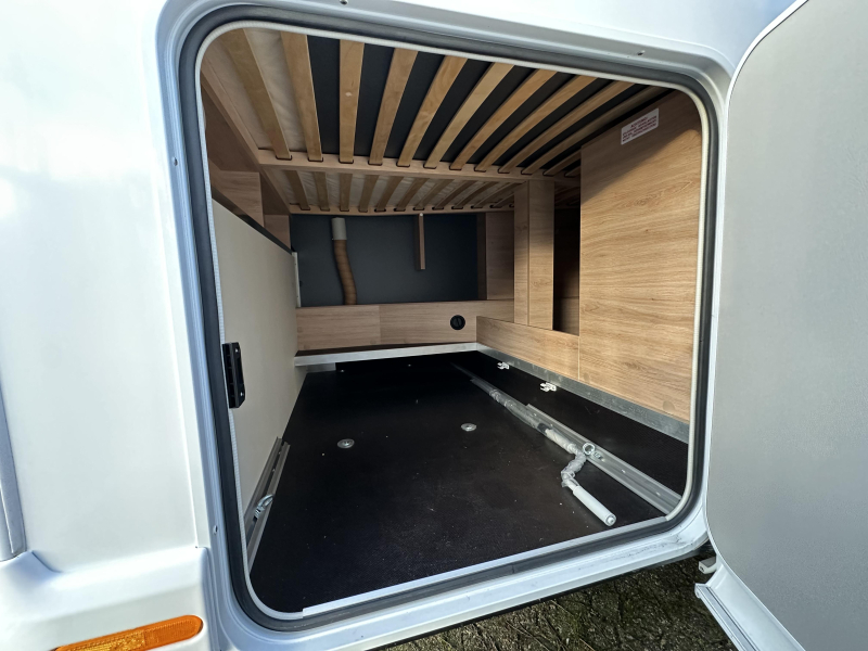 Knaus L!ve Wave 650 MF AUTOMAAT + HEFBED  foto: 5